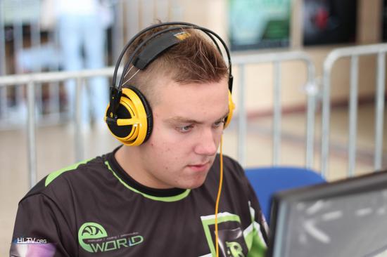 EDGvsWBG上单数据：Ale的KDA上单第一 TheShy伤害占比上单第一