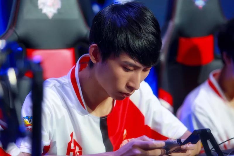 传闻：Poby将成为 Natus Vincere 的新中单；
